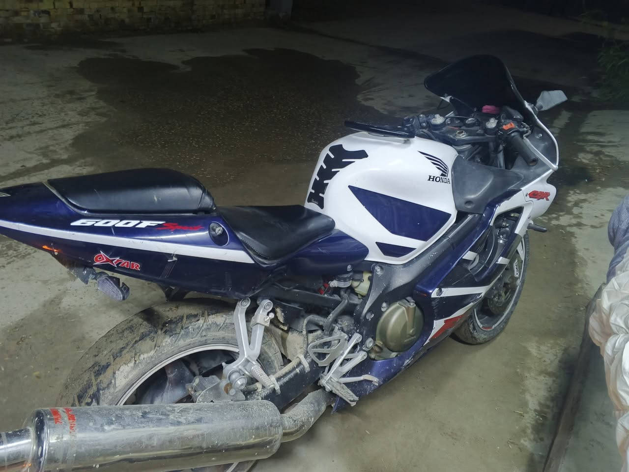 افوراي 600 موديل 2006 الدراجه كامله مابيه اي نقص السعر 34 او بيه مجال مكانه بابل متواجد خاص او ***********#
