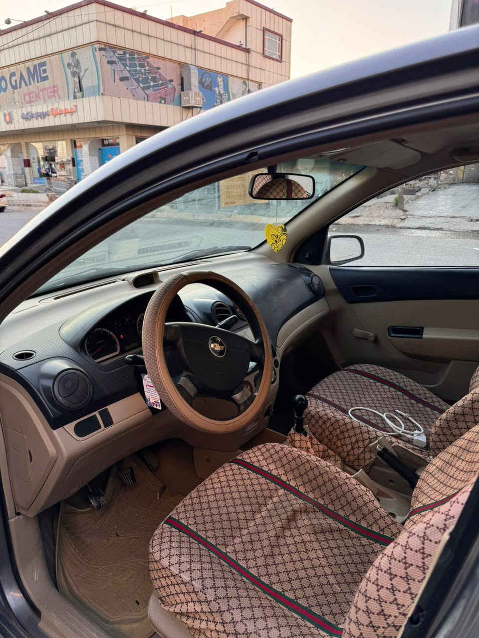 ئەڤیۆ بۆ فرۆشتن 2009 ، دوو پاچەو نیوی بۆیاخە پێشو پشتی نیەتی،رەنگی نفطی، ناو زەردی مەکینە گەورە هەزەو رەقەمو سەنەوی نویە هەتا2029 ، گێر عادیە سعری ٦۱ و معاملە. ژمارەی تەلەفۆن/ *********** كويسينجاك, أربيل
