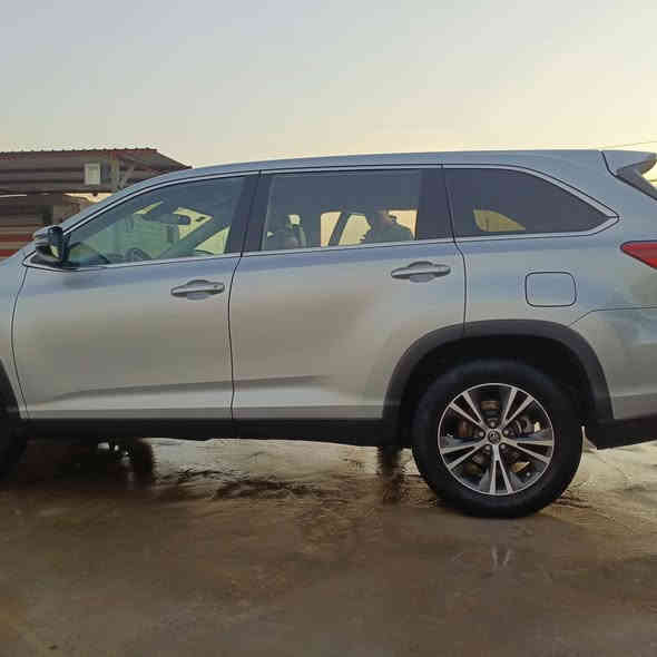 السلام عليكم
تويوتا هايلندر للبيع موديل 2019

رقم بغداد 

وارد أمريكي ماشية 145كم ضرر جاملغ ونص باب الأيمن الباقي مكفول محرك 6 

 السعر 250$رقمي ‭***********
