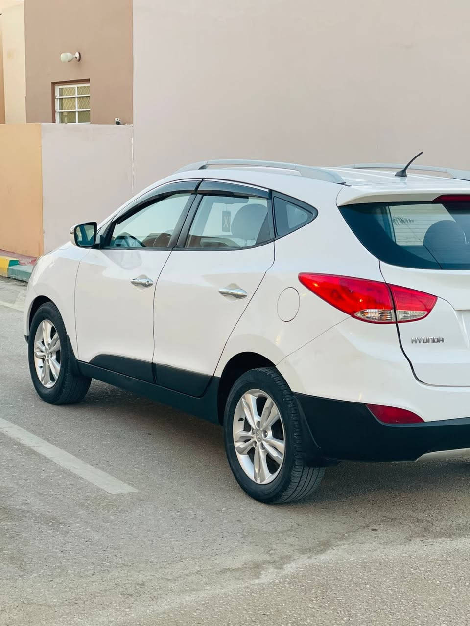 السلام عليكم رمضان كريم علينا وعليكم تقبل الله صيامكم وطاعتكم
هونداي توسان خليجي موديل ٢٠١٣ 
رقم بغداد دولي بأسمي شخصياً  
مكينه مامفتوحه بشرط ومكفوله
تبريد ثلج
حداديه جديده 
تخم تاير 
السياره بوضع الشركه
بيها قطعتين صبغ فقط
السعر بلاااااااش ١٢٣ وبيها مجال بسيط 

مكان السياره بابل الشوملي 
للأستفسار ***********
