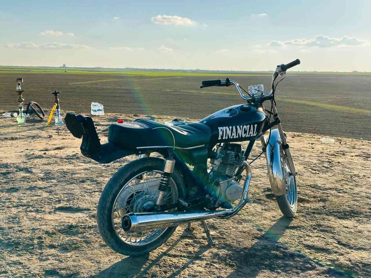 السلام عليكم دراجة للبيع السعر 300 وبي مجال بسيط 
مكان جنوب الموصل ازهيليلة 
***********
