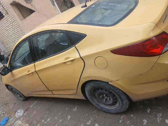 اكسنت 13 السيارة بدون دواخل ليبل واحد مكينة 1600 بدون دوانز كهربائيات شغالة تبريد شغال حدادية جيدة عدا لدرايم شفت 
سعر السيارة ٧٣ 
***********
