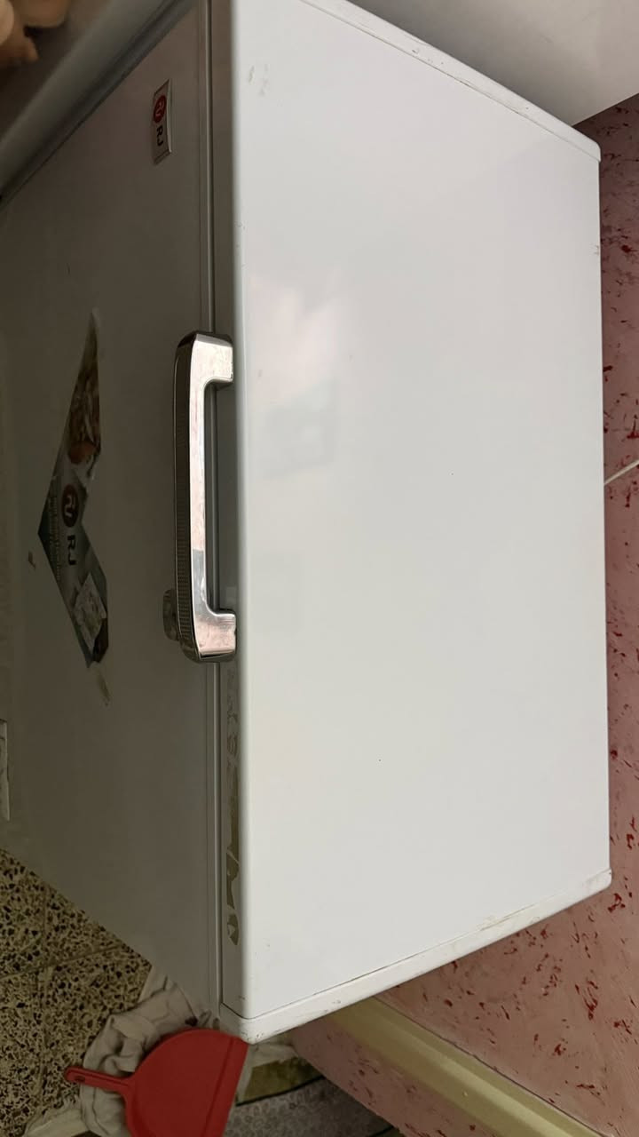 مجمده للبيع  نظيفه حيل ومامصلحه ابد  ب200 وبيها مجال  للشراي


**إذا كنت صاحب هذا الإعلان وتريد حذفه لأي سبب، رجاءا أرسل رسالة إلى الدعم الفني**