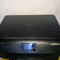 طابعة HP Envy 4516 بحالة جيدة جدًا، متعددة الوظائف تتيح الطباعة والمسح...