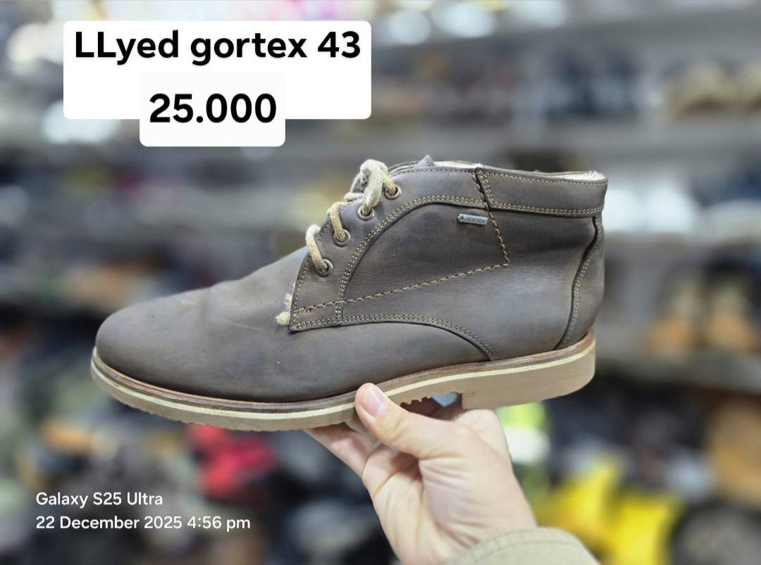 السلام عليكم 
كله تخفيضات 
بالة اورجينال اصلي الأوروبية 
سعر بين فقد 
10.000 الى 25.000

نسبة نضافة لكل حذاء
%75 %100 
واتس اب 
فايبر 
رقم هاتف

***********
توصيل موجود للمحافظات 🚕 
سليمانية زركتة قديم قريب مقبرة الشيخ احمد الهندي
