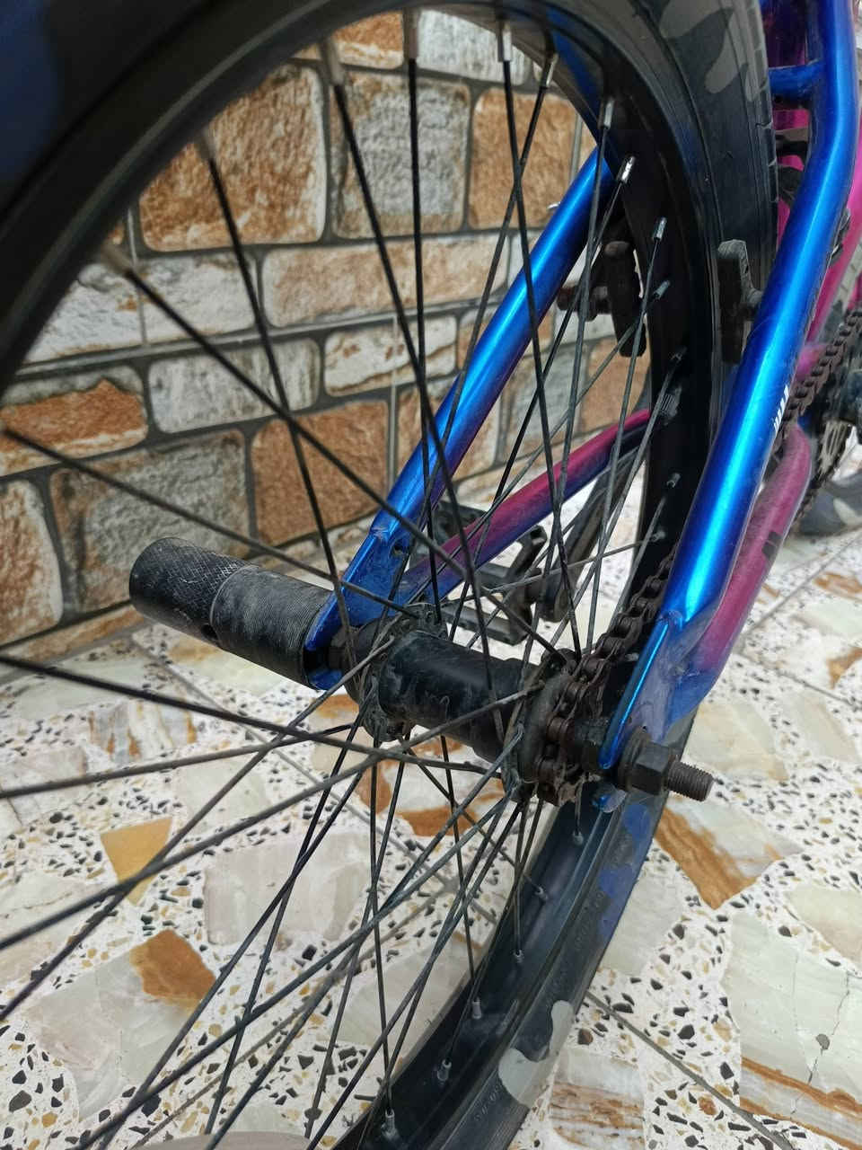 ‏سلام عليكم بايسكل للبيع نوع bmx سبع الوان جي تي مال حركات امريكي تايره موشم سعر 200 وبي مجال المكان بغداد مدينه الصدر والتواصل واتساب هذا الرقم. "***********
