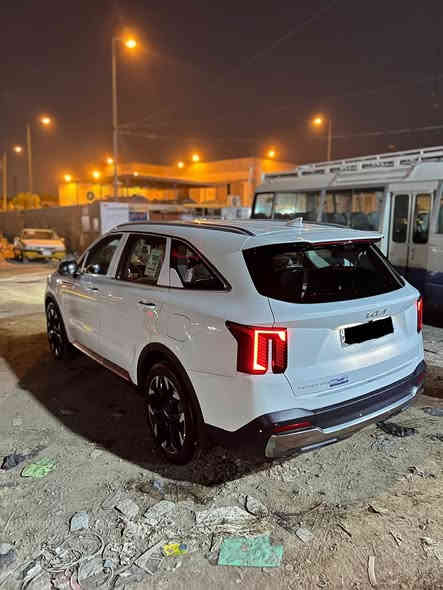 السلام عليكم
سورنتو 2025 كفالة عامة 
ماشيه 3000 بعدها بنايلون الشركة 
بصمة + بصمة ابواب
مري شفط
بردات خلفية
شفتات مقود
داتا شو
ويل 20 
اناره محيطيه 
تحكمات ستيرن 
گير ماوس
سايد بريك بصمه
اوتو هولد
حساسات امامي خلفي
نظام نزول منحدرات 
مانع انزلاق 
جنطه كهرباء
شاشه متصل
شاحن لاسلكي
تشغيل عن بعد
كامرتين 
3 قطع تبريد
4 وضعيات قياده 
6 سلندر 
رقم بغداد الانكليزي بأسمي
مكان السياره الصويرة 
السعر / $335  وبيها مجال بسيط 
***********
