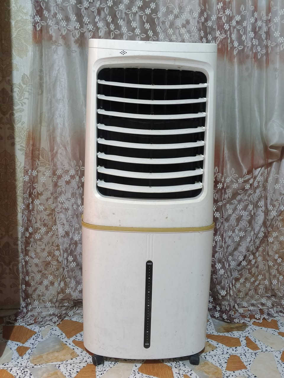 متاح براد ماء + كومفيره  نظافه فول


**إذا كنت صاحب هذا الإعلان وتريد حذفه لأي سبب، رجاءا أرسل رسالة إلى الدعم الفني**