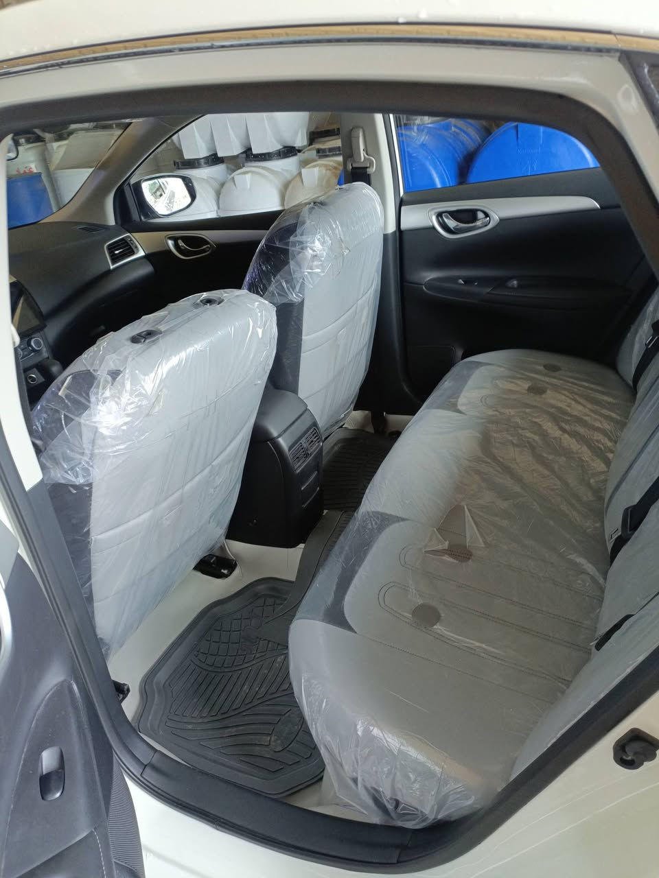 سلام عليكم نيسان سنترا موديل 2025 سياره كفاله عامه من كلشي دشمه جديده تفصال ارضيه وكشنات مكان السياره بصره ابو الخصيب رقم الهاتف ***********
