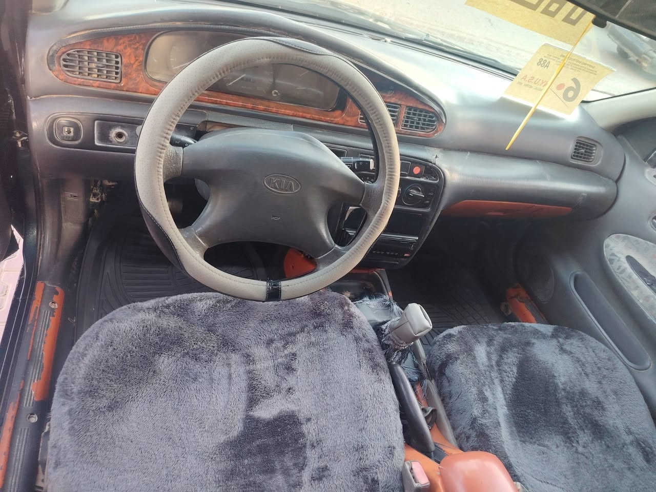 يالله سلام عليكم كيا سيفيا موديل 96 سياره صبغ جمالي  محرك مسكر جديد كير عادي صدر جديد تايرات تخم ويل كب صندوق جديد دواخل جديد سيارة رقم بغداد صاحبه موجود تحويل مباشر مال جنيه سبير جك بيهه سعر35وبيه مجال مكان هيت رقم الهاتف  ***********
