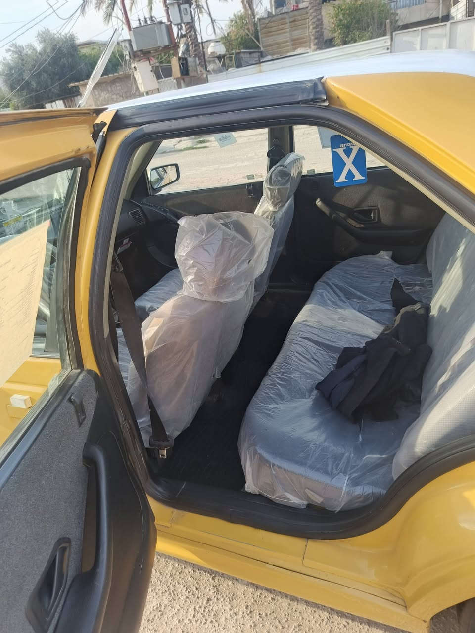 السلام عليكم شباب بيجو بارص موديل 15السياره حلوه ونضيفه وانضف من الصور للبيع التفاصيل اتصل على رقمي *********** مكان السياره بغداد جكوك
