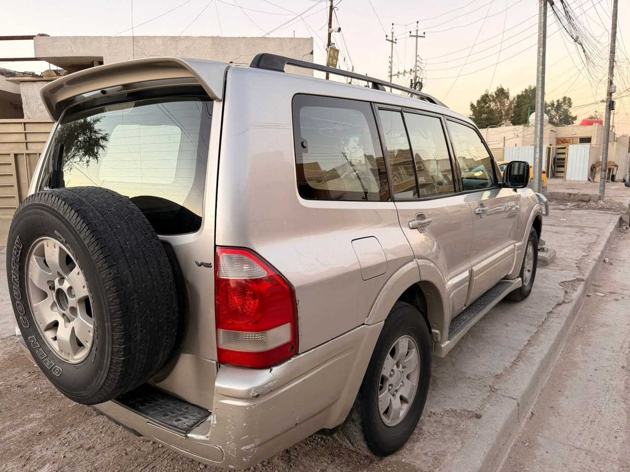 السلام عليكم باجيرو موديل 2003 مكينه 3000 مرغوبه. سياره كفاله عامه سياره اي نقص ما بيه احله من صور السعر 68 بيه شي بصيط. رقم واسط  ناشر سونار بغداد البلديات *********** فقط نتصال
