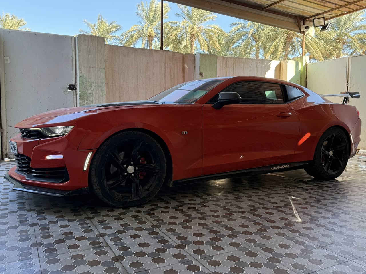 السلام عليكم
شوفرليت كمارو ٢٠١٩ 
السياره بلكارتون 
مابيه اي نقص 
سياره فول مواصفات عدا الفتحه 
حادثه ٣ قطع 
عليه تزويد 
بلكات ريسنك 
فيت بم ريسنك 
ولف حماوه ٩٢ ثابته 
تحديث بجم كامل ss
السياره هيبه ب الشارع 
مكاني بلحله 
اي استفسارات 
اتصل وتدلل 
***********
ملاحضه 
السياره مراوس بجارجر او اوباما فقط اريد سياره اربع بيبان
