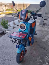 موطور شحن R9نظيف جدأ شغال كامل السعر 500 الف وبيه مجال بسيط...رقم الها...