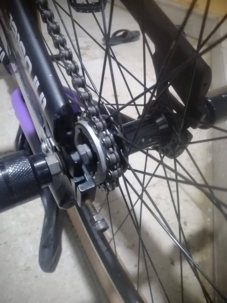 السلام عليكم بايسكل BMX thruster حجم 29 بايسكل خفيف الوزن أمريكي مال حركات وسرعه امانة الله ماصارله سبوع عدي 
بايسكل مكفول من أي عطل اذا ما عجبك يرجع المكان الشعب حي البساتين قرب مسبح الزيتون السعر 230 وبي مجال للشراي خاص أو واتساب ***********
