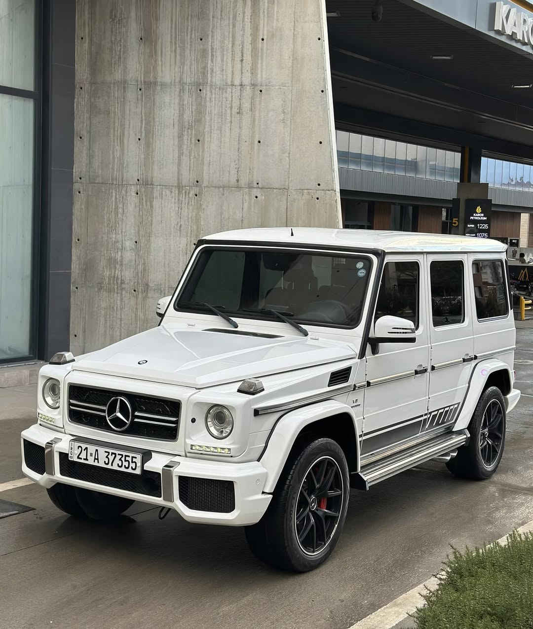 سلام عليكم ارخص جي كلاس بلعراق🔥🔥واتحدى اذا اكو بهيج سعر وهيج نظافه وكولشي عل بلادي تكدر تسال وتعرف اسعارها ماشيه 70 الف🥇
‏ G clas 2015 ايدشن وان داخل احمر يعني فول مواصفات خليجي اعلى فئه ضمان دولي سياره باقيه عل وضع الوكاله جديده جدا مكفوله كفاله عامه من صبغ والشخط وكير محرك بشرط 
 بصمه سلايد ٣ شاشات داخل شامو كشنان جلد كشنان كهرباء دبل رادرات حساسات شاشات ٣ بلادي سماعات بلادي دبل ماوس ختم المارسدس عل كشنات كشنات تدفئه تبريد وبعد بيها مواصفات ارقام سنويه جديده راسن احولك مكان السياره السليمانيه السعر 477 قفل🔐
***********📲
