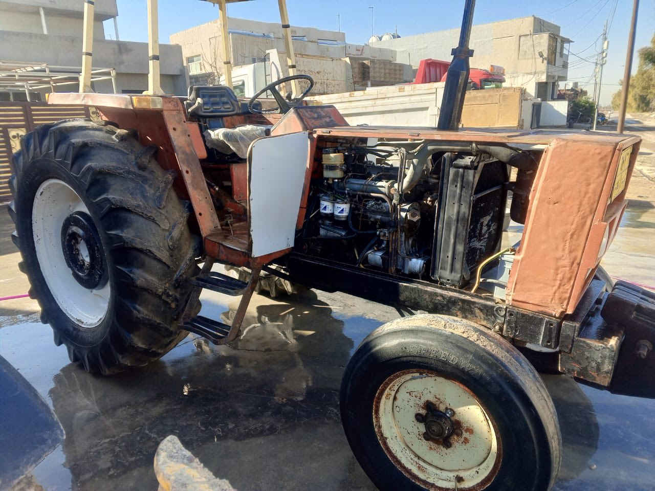 Fiat 780
مەکینە کەمێک بوخاری هەییە گێڕ و ئەکسل بە شەرت
*********** 
شوێن هەولێر -پیرزین
