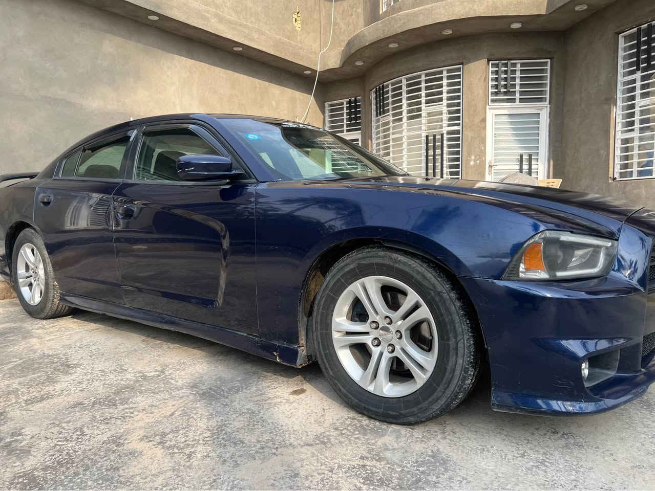 ‏تشارجر للبيع 
موديل 2013 اللون نيلي 
رقم بغداد إنجليزي باسمي مداور مباشر 
تبديل جاملغ وبنيد فقط هاي 
مكينة 3600
سيارة جاهزة حداديه جديده تخم  تاير جديد 
 مكان النجف مناذره 
للاتصال *********** المناذرة, النجف
