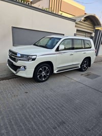 لاندكروزر • ٢٠٢١ • رقم بغداد