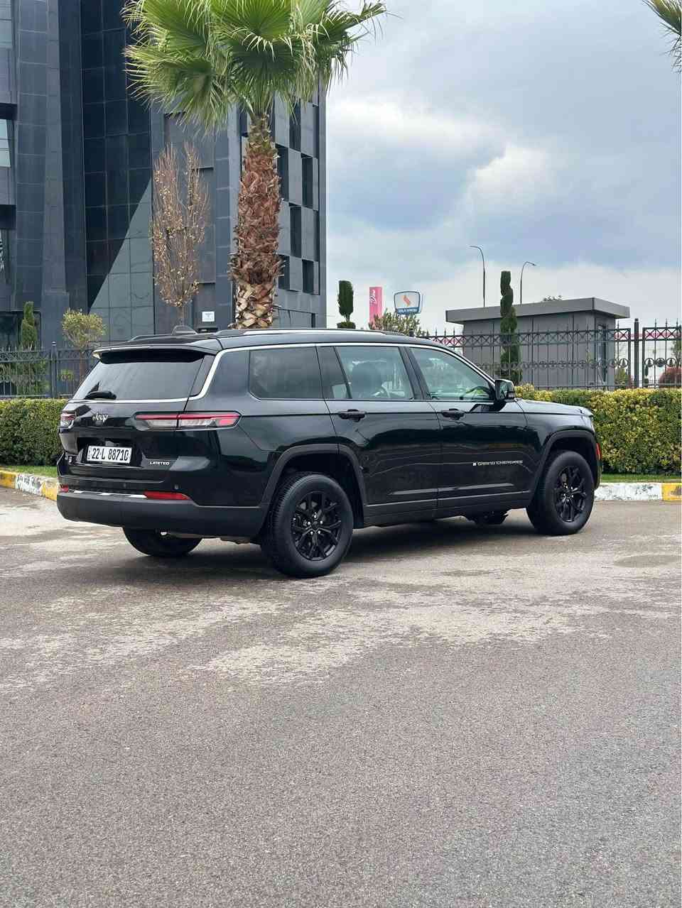 سلام عليكم 
🔥 جيب كراند شيروكي L 2023 🔥
سعر كلش مناسب
مرقم جاهزة ✅
ماشية 19 ألف
فورويل 4WD
7 راكب 
محرك بنزين  6 سلندر  (المرغوب )
بي ثلاث قطعة صبغ ، دواخل و ايرباكات مكفول بشرط 
گير – محرك – كهربائيات  كلشي كبس وبشرط الفحص
سعر 258 ورقة مجال 
📍 محافظة دهوك

📞 *********** سميل, دهوك

