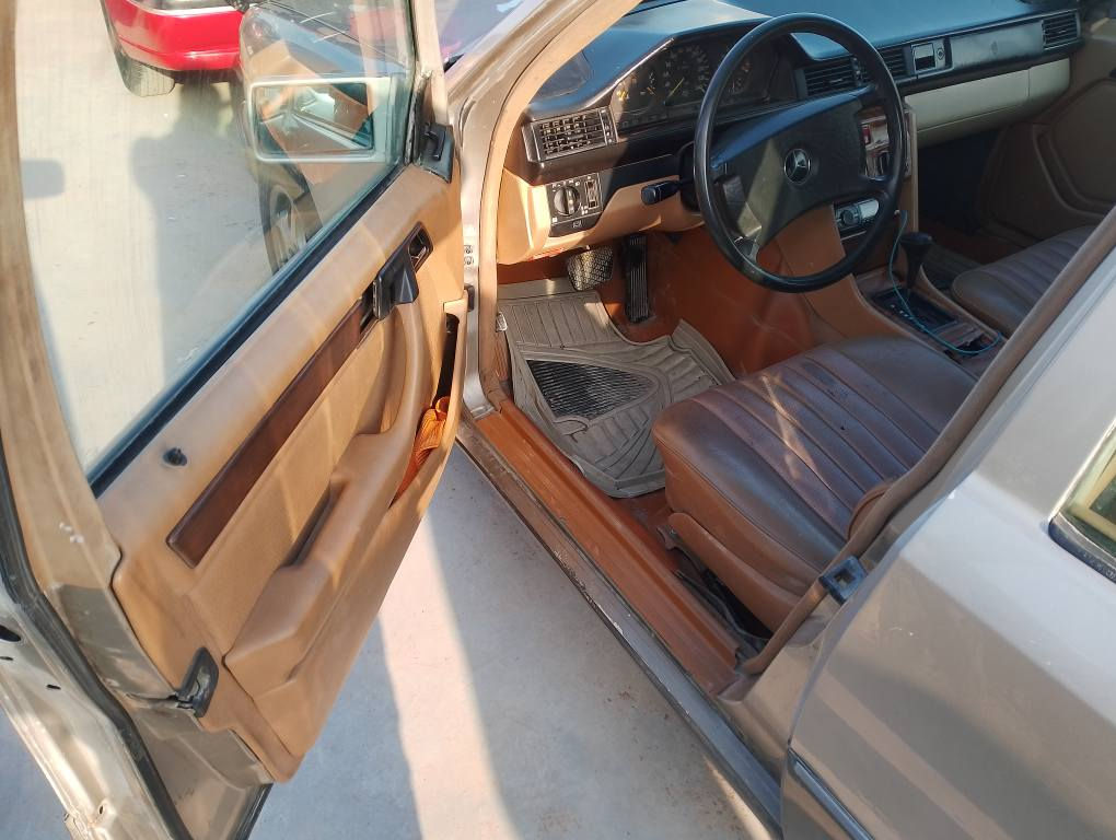 سلام عليكم مارسدس دب استيشن موديل 1990بدون حادث قاعدة دبل واحد مصلح كير ومحرك بطة 2500رقم صلاح الدين عاج شرط تحويل وكالة سقف تنتة غرفة جلد سعره42$وبي مجال مكاني كركو*********** كركوك, العراق
