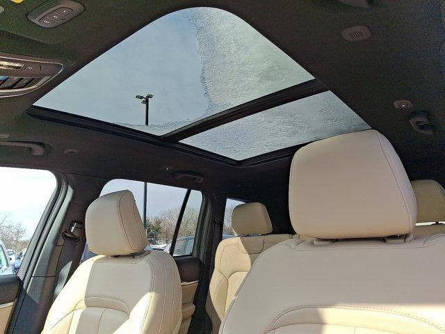 للبيع جيب جراند شيروكي ليميتد 2025
السعر 35 الف دولار 
شامل كمرك وشحن ورقم 
كلين تايتل 
ممشى 6777 ميل
اللون الخارجي: أبيض ناصع
اللون الداخلي: بيج ويكر/أسود غلوبال
نوع الوقود: بنزين
المحرك: بنتاستار 3.6 لتر V-6 DOHC، تحكم متغير في الصمامات، بنزين عادي خالٍ من الرصاص
معدل استهلاك الوقود: 19-26 ميلًا لكل جالون
نظام الدفع: دفع رباعي
ناقل الحركة: أوتوماتيكي
مدة الوصول 50 يوم لتواصل خاص


**إذا كنت صاحب هذا الإعلان وتريد حذفه لأي سبب، رجاءا أرسل رسالة إلى الدعم الفني**