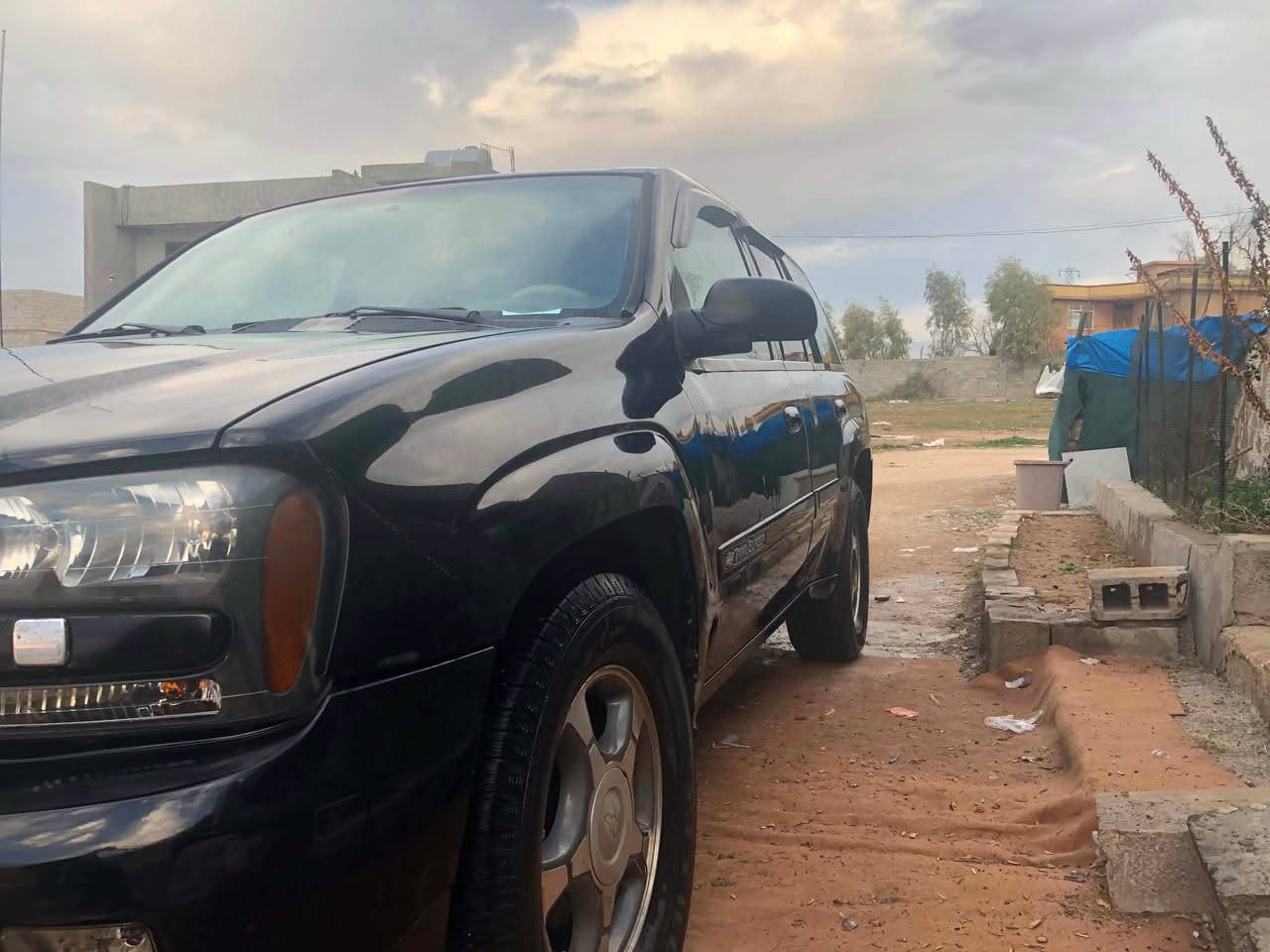 پێشەکی بەناوی خوای گەورە~شۆفلێت تراب بلایزەر~chevrolet tralblazer~بەچکە تاهۆ 2006 ~٢٠٠٦
ساخ ساخ ساخ
کوشن خەزن~کوشن هیتەر~تەبریدی بەشەرت
تەبرید مەکەزییە~گێڕ ۆتۆماتیکە
تەحە کوماتی سەر سوکانی هەیە شاشەیە بلوتوزە
ئاوێنە کارە بای هە
٤ جام کارەبا
قەپات مواسە فات

تابڵێی سەیارەکە پاکو جوانە گێڕو مەکینەی بەشەرتگێڕی لۆکی بیلادی لەسەرە
بێ بۆیاخە سەیارەکە بۆیاخی نییە 
~~~~~~~
مەعامەلەیەکی برا یانەش سەیەرەکە بەلاشە لەچاو سعرەکەیا
***********~ واتساپی لەسەرە

*********** Singapore
