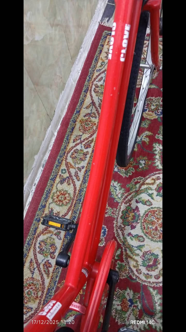 سلام عليكم باسكل للبيع او مراوس حجم 26 لون طماطي مديل 2018 باسكل نضافه كدام عينك  سعر خاص مكاني كوفه حي ميسان شارعع عوده ***********
