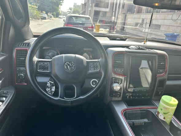 من رخصة الادمن تحياتي الك
السلام عليكم
رام ريبل كلاسك موديل ١٨
حادثها بامريكا سطاب اكسل جهة اليمين وبايدي ضربت البجم 
مبدل بيها بنيد ومصبوغ وصبغ جاملغات ثنين امامية وباب خلفي جهة اليمين 
خشم الشاصي صار بيه تعديل بدون اي تاثير على ميزانية او شي
مواصفات الريبل معروفة جكات شاشة كبيرة حساس خلفي جام خلفي اسود بلادي ميخاسبون عليه المرور عليها سستم اكزوز وهيدرات من امريكا تايرات بفكودرج امريكي جبلي بدون اي وحيف بالمشي تراي وين متريد مبرمجة السيارة وسرعة مفتوحة 
رايد بيع او مراوس بدورانكو موديل ١٨ وفوك 
السعر ٢٦٠ وبيه مجال
متواجد على الفيس
واتساب ***********
