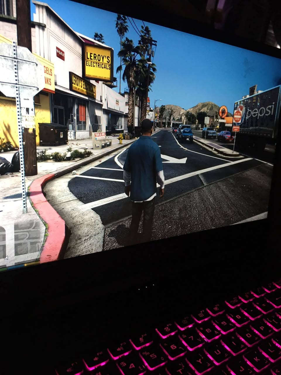 السلام عليكم ورحمة الله وبركاته 
لابتوب الكيمنك من Asus فئه الTUF GAMING  القويه 
جهاز نضافه حلوه بدون اعطال كله شغال مضمون
ياتي بالمواصفات التالية 

شاشه حجم 15.6 انش بمعدل تحديث ١٤٤ هرتز الوان شاشه تغطيه 100%SRGB  حواف نحيفه

معالج ممتاز من AMD 
RYZEN 7-4800H 16CPU 4.80GHZ 
بما يعادل الجيل الاحد عشر بالمقارنه مع انتل

كرت الشاشه المنفصل احترافي من
NVIDIA GTX 1660 TI -6GB GDDR6X 256BIT FULL WATT
حجم 6GB ممتاز 

رامات سعه 16GB نوع DDR4 قابل للتطوير
هارد سعه 512M.2 قابل للتطوير
كيبورد RGB تفاعلي وصوت ستيريو محيطي جدا عالي
بطاريه ساعه و اكثر

منصب عليه الكيمنك الثقيل من ضمنها Forza horizon 6 

السعر ٦٣٥ الف فقط 
بغداد قرب البياع ويوجد توصيل ايضا 
للتواصل***********
