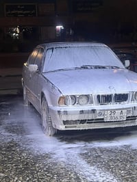 bmw 525i فول اوتماتيك تبريد شغال عوزهة بس الصدر شويه تعبان موديل 1991 ...