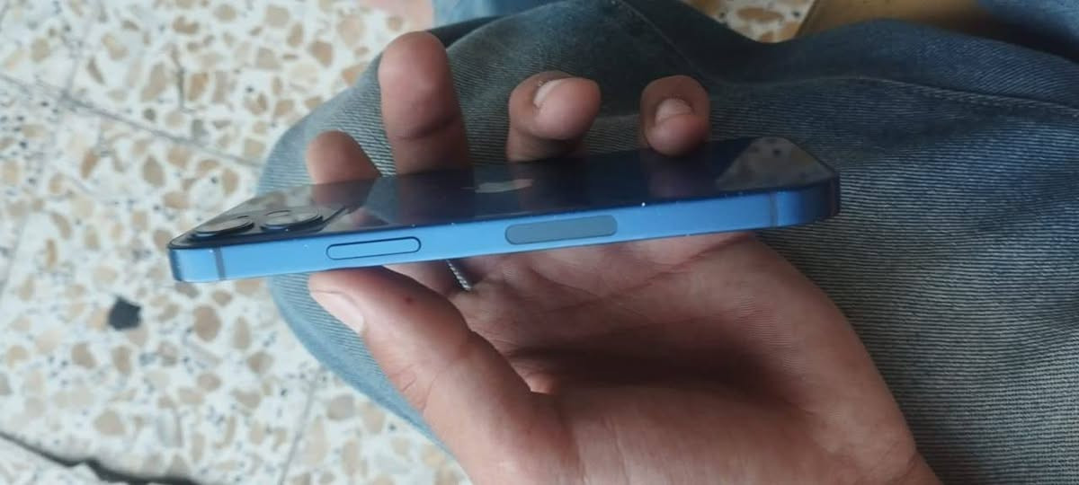 ياللهه السلام عليكم حبايب ايفون ١٢مني وتر وتر وتر التلفون مامفتوح ذاكره 128بطاريه 84 
سعره ٣٠٠
مكاني بغداد توصيل ماعندي
تواصل خاص او واتساب ***********
