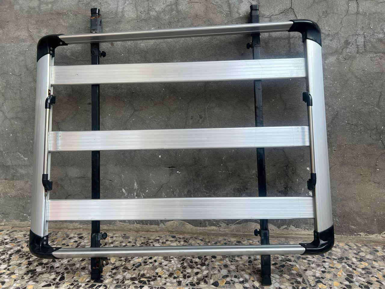 سيابه البيع سعر 60 الف العنوان بغداد البلديات رقم ***********
