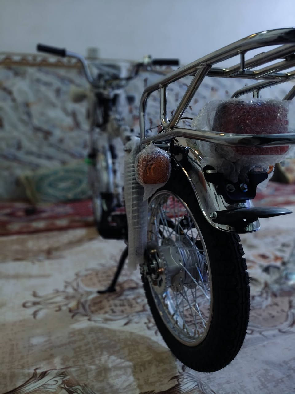 سلام عليكم درجة لبيع عوزه مكينه وتانكي وسرج وصالنصه وشوته مكاني ميمونه شاصي جديد وراق سكنر ما متواجد خاص شرط لغراض كله اصلي من سيد خلدون سعر 450//***********
