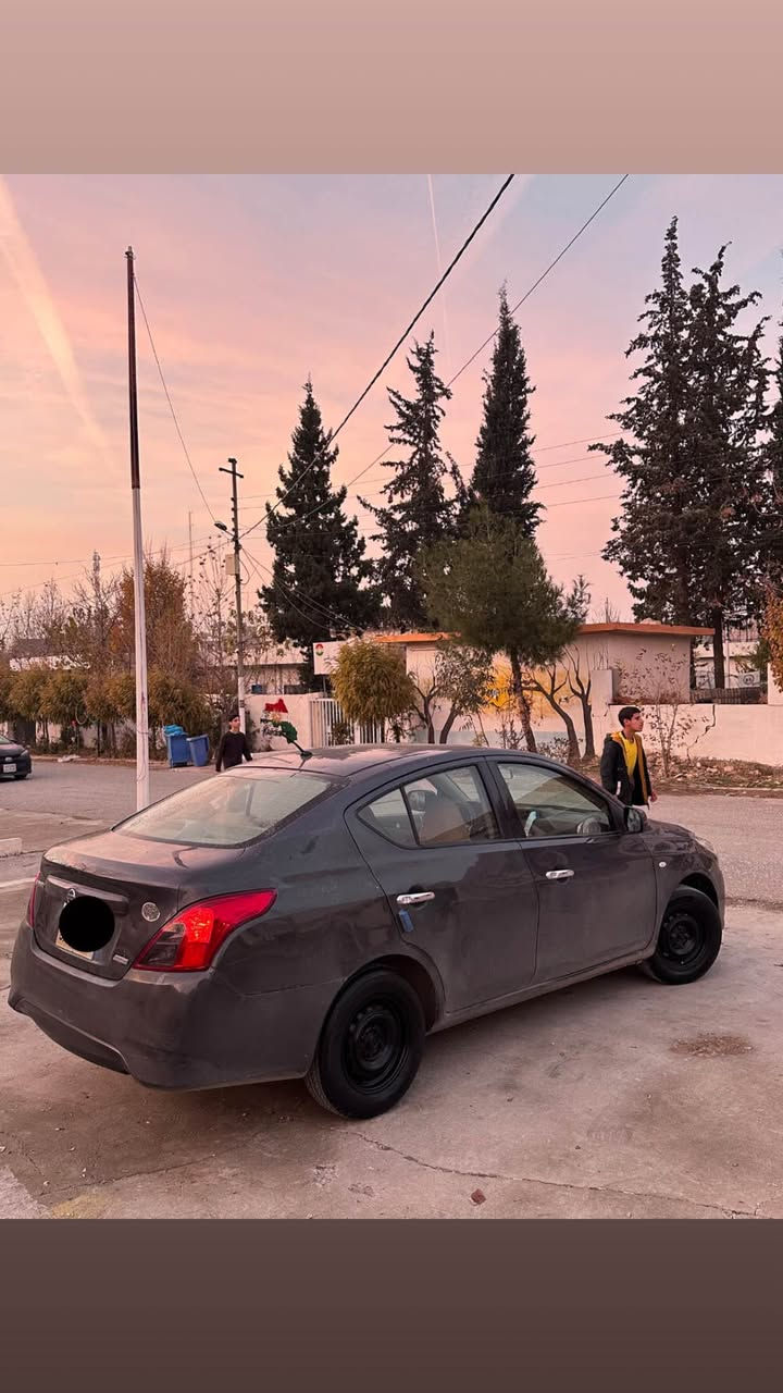 نیسان سەنی ٢٠١٦

سەیارەکە تازە پيشی پشتی توند کرایتەوە رونی گۆڕدرایە 
٢٥٠ دینار مەسرەفی تێدا نیە دەبل گێچ جام کارەبا ڤۆلیۆم یەدە نیکل ناو زەرد بێ عەیب و عارە جاهیزە 
٧ پارچە بۆیاخ بێ ناو گرتن ٢ پەنجە لایتی سەکن پشتەوە هەیتی بەناو کردن تەحویل بە شەرت ٣٠٠ هەزاریش خرامەی لەسەرە پاش محامەلە دەگەڕێتەوە لۆ هەر پسیارەک *********** أربيل, العراق
