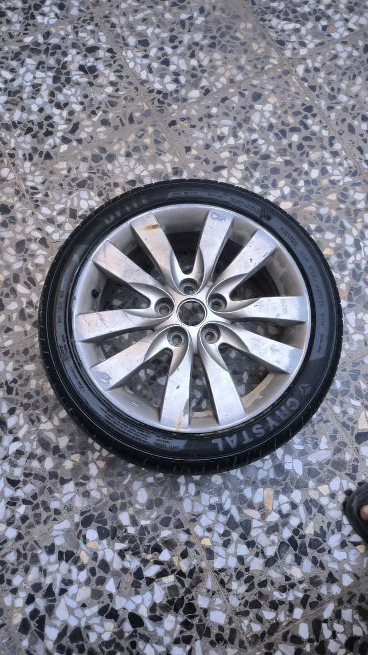 سبير ويل كب نظيف كلش
215
45R17
مكان نجف قيم وأخذ 
***********
