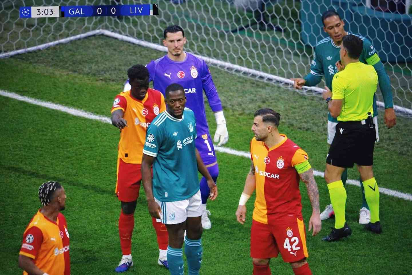 اليوم مواجهات ناريه في دوري ابطال اوربا تريد تابع هذه المباريات بدقه عاليه وبدون تقطيع وتتونس بالمشاهدة باشتراك رمزي 9 تالاف دينار فقط راسلني واتساب ***********
