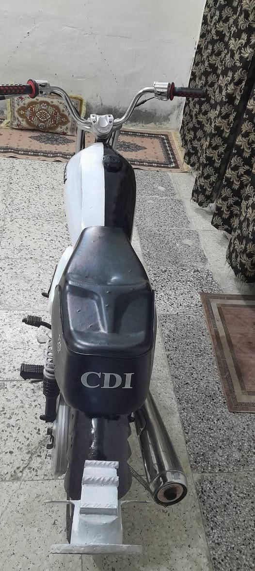 السلام عليكم
دراجه اربعه كير للبيع مديل 2017 أوراق اصولي وكيلهه العارضي دراجه نضيفه شوفت عينك مكاني نجف السعر 500 وبيهه مجال شراي خابرني وبيك خير وتدلل ماردك للاستفسار ***********
