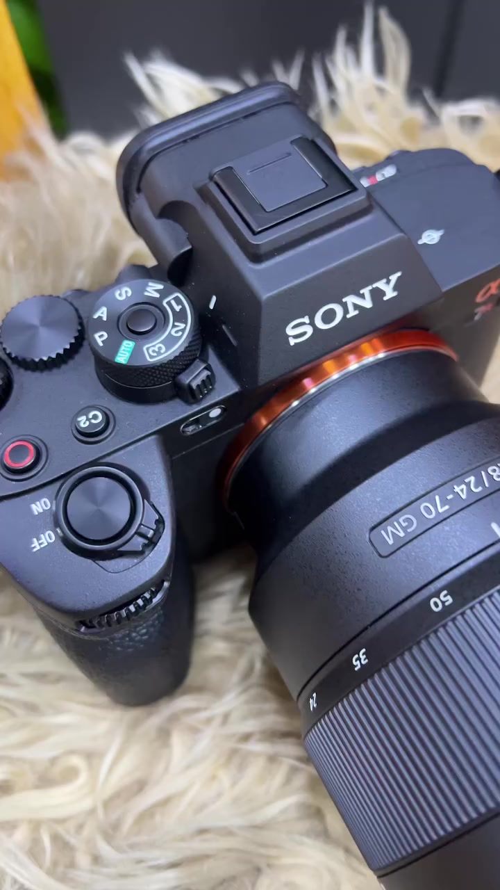📸 للبيع – كاميرا Sony A7R V  

كاميرا بحالة ممتازة جداً، استخدام بسيط ونظافتها 100% 👌  
عدد الشتر: 7229 فقط (تُعتبر شبه جديدة)  

✨ مناسبة للمصورين المحترفين وصنّاع المحتوى  
✨ أداء قوي وجودة تصوير عالية جداً  

📞 للتواصل والاستفسار:  
***********
