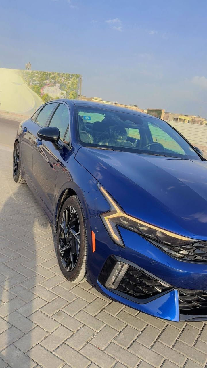 يا الله بسم الله 
كي فايف موديل 2025 جي تي 
 لون مميز 
للبيع 

مواصفات جيتي مكينه 2500 اسمارت 

بصمه

كشنات تدفئة 

شحن هاتف لاسلكي 

قياده ذاتيه ؏ الخطوط السريعه

هاند بريك بصمه

تشغيل عن بعد 

مثبت سرعه 

نضام ABS

مانع انزلاق حساس أطارات 

بك لايت ليد

شاشة

كامره دوارة

رادار جانبيه

مراقبة النقطة العمياء

رادار الخطوط البيضاء 

كشنات جلد:مخمل

كشن السائق كهرباء

لايتات ‏3 عدسات

نضام قياده أيكو + سبورت +سمارت +نورمال

بلوتوث + aux + usb

فول تحكم ستيرن

ستيرن حرف. Led D +  

توقف ذاتي عند الرجوع

صندوك بصمه 

2‏AUTO HOLD

نظام الملاحه

لاسلكي Android Auto 

السياره ليبل واحد حبايب فقط بيه جاملغ امامي بدون تبديل وحده صبغ بدون دواخل ولا ايرباك وكير ومكينه مكفوله  السياره جديده ونظيفه من الداخل والخارج 
ماشيه قليل همات فقط 20 الف حبايب 
مكانه بصره منطقه ام قصر
وسعره مناسب 215 وبيه مجال بسيط السياره جديده بمعنى الكلمه ومرتبه وبالعافيه على الي ياخذه تحياتي وهاي 
رقم بصره  الجديد باسمي تحويل مباشر ❤️

أرقامي للتواصل 
هذا للاتصال *********** 

هذا بي واتساب ***********
