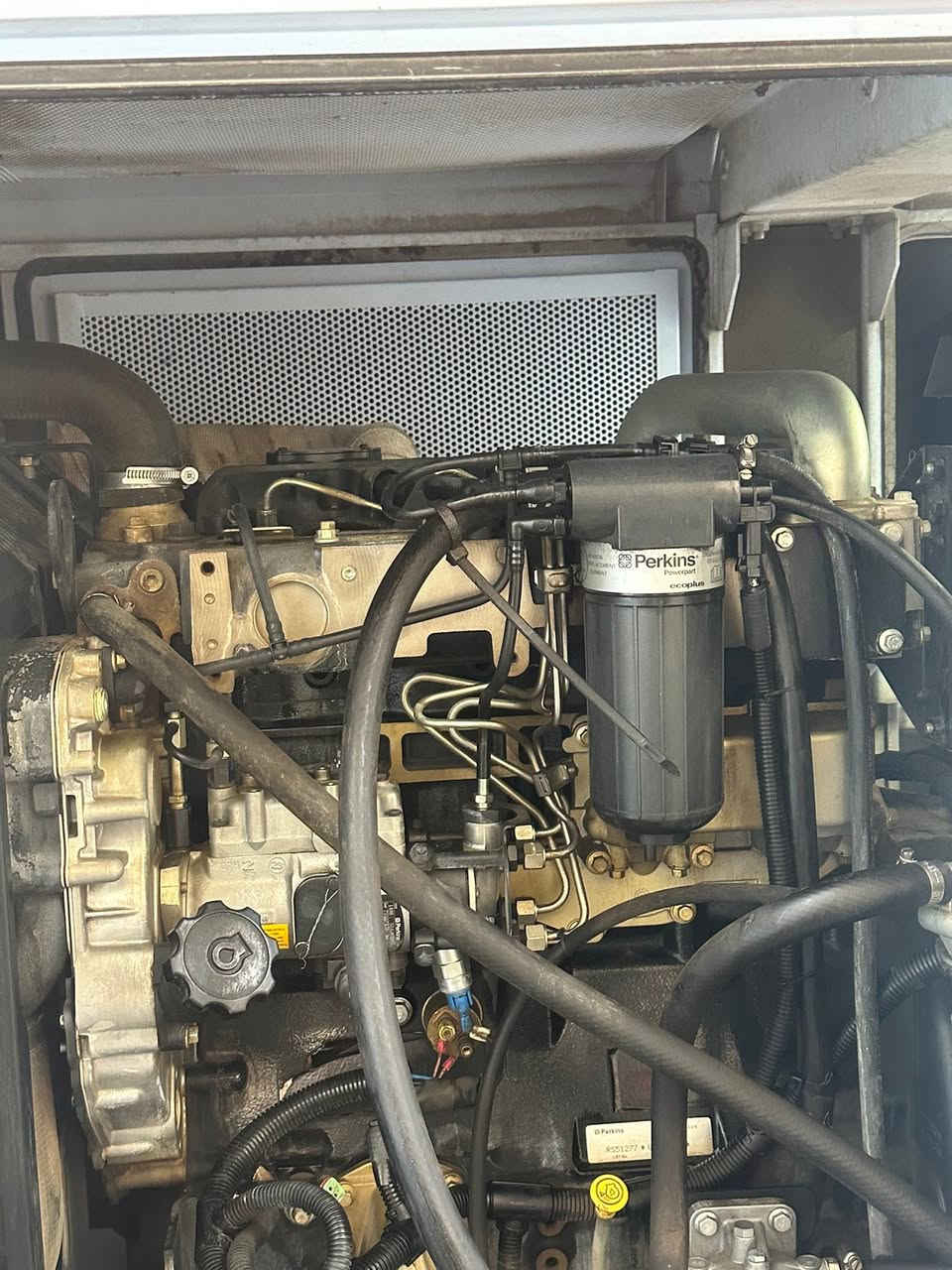 للبيع مولد بيركنز 80 KVA كاتم صوت
* نوع المحرك: Perkins
* القدرة: 80 KVA
* المولد بحالة ممتازة وشبه جديد
* استخدام قليل ونظيف جداً
* كاتم صوت (Silent)
* جاهز للعمل مباشرة وما يحتاج أي صرف
* الفحص على حساب المشتري
* الموقع: الكوت

السعر: 85 ورقة قابل للتفاوض 

للاستفسار الاتصال على الرقم:***********
