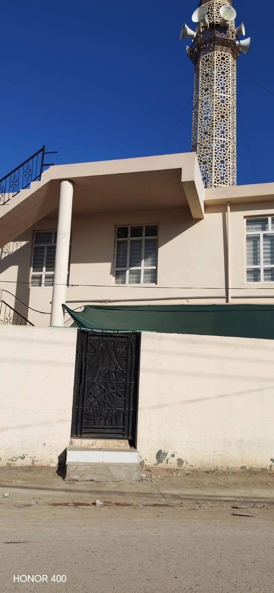 قطعة أرض زراعية سند 25 مساحة 200 متر
الموقع// التحرير الحولي الجزء الأول رقم القطعة 202 مجاور جامع المدينه المنوره مقابل باب دخول النساء للمسجد
السعر// 47 وبي مجال بسيط
الاتصال على الرقم ***********
