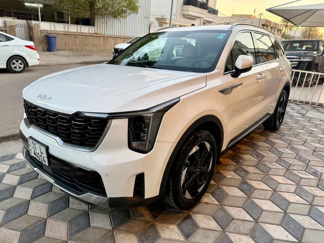 كيا سورنتو خليجية ضمان شركة الدولية رقم بغداد 2025
:
الرجاء قرائة التفاصيل اسفل المنشور قبل الاتصال 
:
موديل 2025 
محرك 4 سلندر 2.500 
ماشية 16.000 كيلو 
ويل كب حجم 19 الكبير 
صندوق كهرباء / كشن سائق كهرباء 
حساسات امامي وخلفي 
السعر 27.200$ = 272 ورقة قفل 
:
رقم  بغداد ب اسمي تحويل ثاني يوم 
بعدهة بضمان شركة الدولية 3 تبديلات دهن مبدل يمهم
مكان السيارة / بغداد / شارع فلسطين 
:
بيهة تعديل بسيط بالباب مال جنطة 
ورصعات بالباب الخلفية واضحة بالصورة 
والباقي كفالة  عامة
***********
