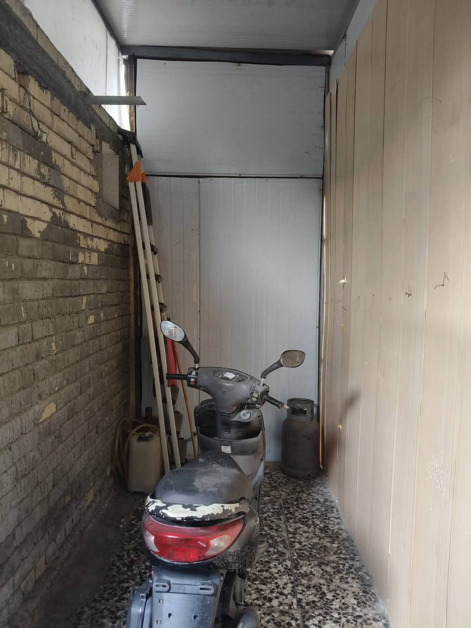 للبيع حديد +سندويج طول 6متر 5قطع+بي أر سي بقلاوة بيه شخاط وبيه زوايا وبيه بوري مربع وبوري مربع 3انج..بلديات الصحفيين ***********
