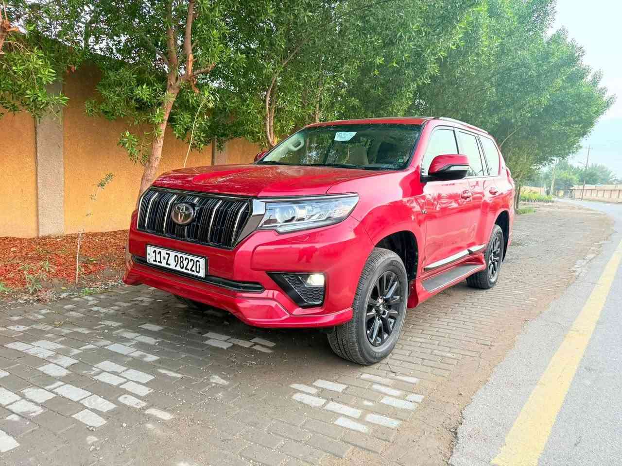 السلام عليكم 
برادو 2022 لون ماروني مد نايت ماشيه 86 فول موصفات
سياره نضيفه بيها صبغ بيبان ثنين سعرها 377$ وبيها شي بسيط ***********
