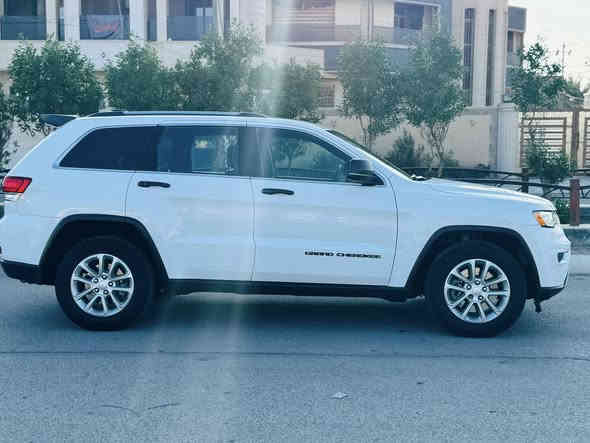 جيب لاريدو ٢٠٢١ حادث تبديل بنيد فقط شرط السونار وشبر بخشم الجاملغ الامامي ماشيه ١٢٥ الف كيلو  السياره جاهزه من كلشي سنويه لنهايه ٢٠٢٧ تريد تحويل تريد وكاله السعر ٢٦٠ وبها مجال 
***********
