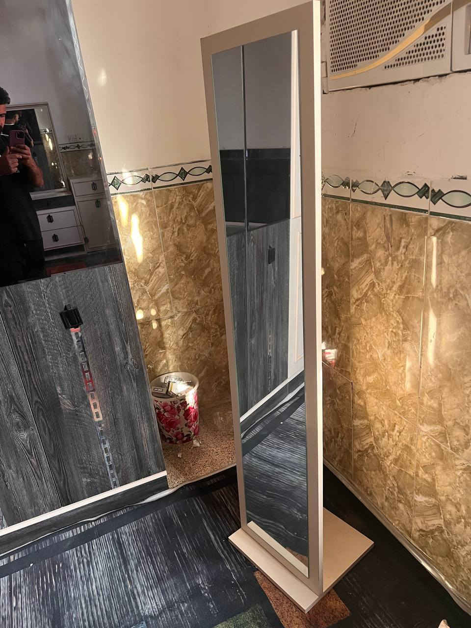 سلام عليكم غرفه تركي مستخدم قليل شخط مابي مكان بغداد تقاطع النهروان سعر 1200 وبي مجال راسلني واتساب وتدلل ***********
