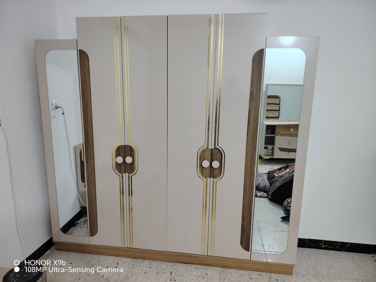 غرفه للبيع
السعر : 700 وبيه مجال
***********
