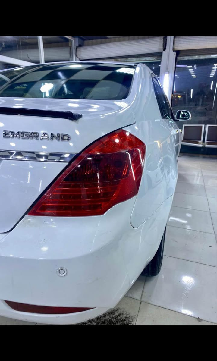 سيارة جيلي إمجراند EC7 موديل2013 للبيع. بعض الملاحضات الطفيفة.

المواصفات:

1. مرايا كهربائية
2. حساسات خلفية
3. تشغيل على بعد 
4. مقود كهربائي 
5. فتحة سقف
6. دخول بدون مفتاح (بدون زر تشغيل)
7. عداد مسافة رياضي (مستورد بناءً على طلب خاص)
8. محرك وكير بلادي مكفوله
9. مصابيح ضباب خلفية
10. تعديل وضعية المقعد
11. محرك سعة 1600 سي سي
12. فرامل ABS
13. أزرار تحكم على سقف 
14. تحكم عادي واتماتك 
15. نوافذ كهربائية
16. تعديل المصابيح الأمامية
17. نظام سستم صوت
18. شرط تحويل وكاله 

سعر السيارة67وبيه مجال لجادين . واداريك بسعر .. السيارة بحالة جيدة وممتازة وأنضف من صوره 

للاتصال خط او واتس اب //  ***********
