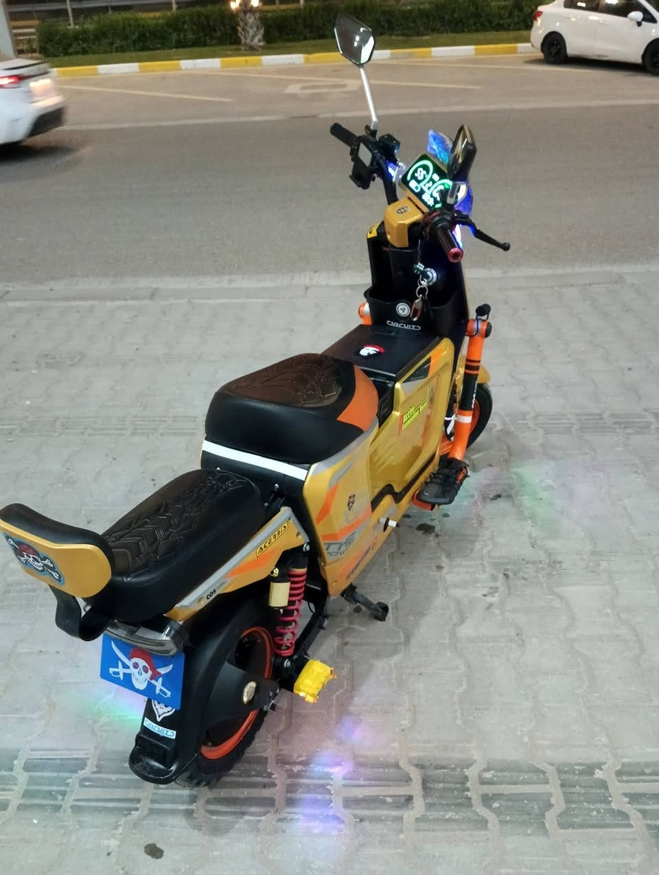 دراجه شحن X900
السلام عليكم دراجه شحن
X900 نضيفه وكامله مابيه نقص 5 بطاريات كبار سرعه 60 حقيقي قوه الملف 2000
موديل 2025
درع رياضي 
فلنجه امامي 
فلنجه خلفي 
ويل امامي 
كشنات جلد شامو
دواسات رياضي
عنبار رياضي 
دبلات خلفي رياضي
مري اصلي 
بصمه وسويج 
تايرات امامي خلفي جديد النقشه العاليه 

السعر 475وبيه مجال قليل حك الجيه
العنوان بغداد الغزاليه
رقم ***********
